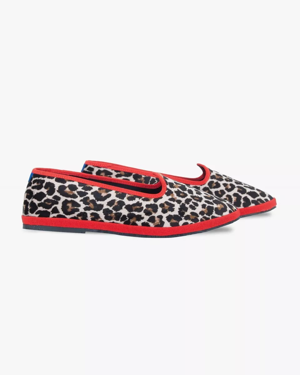 Furlanes in leopard print with red trim
entirely made by hand in Italy (Venice/Friuli)