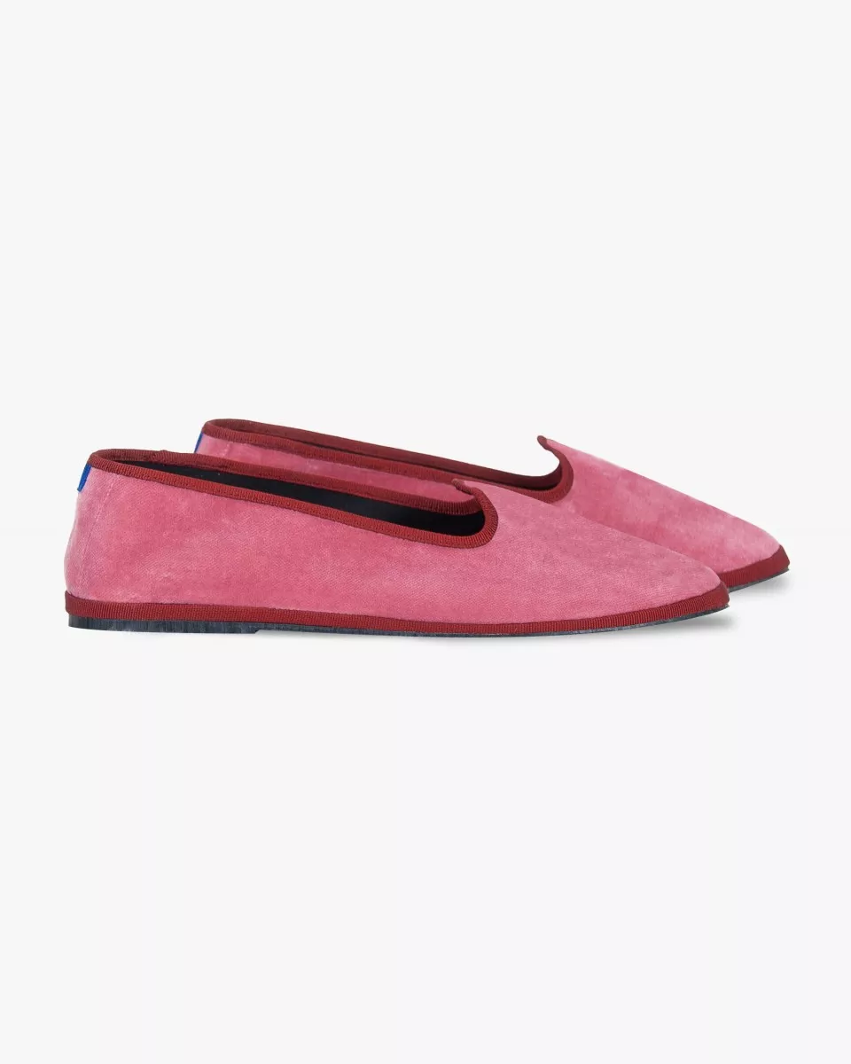 Vintage pink velvet and trimming
entirely made by hand in Italy (Venice/Friuli)