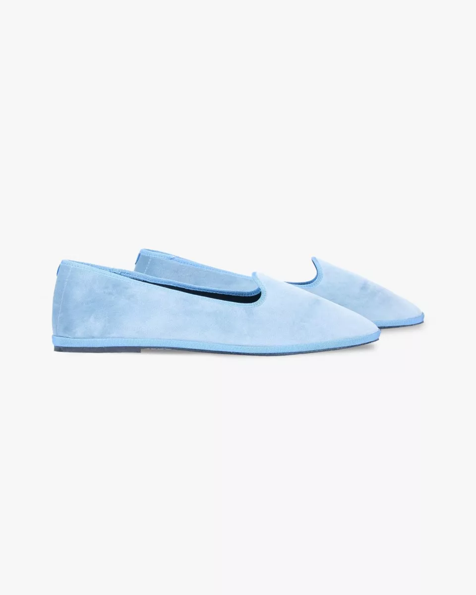 Light blue velvet
entirely made by hand in Italy (Venice/Friuli)