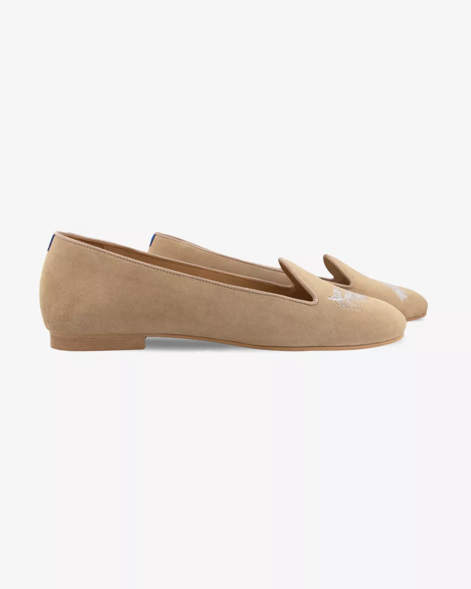 Camel suede slippers embroidered with a white & light silver feather