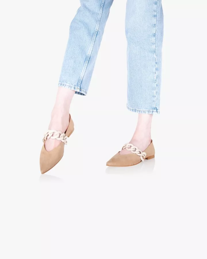 Sand suede pointy slippers with sand chain