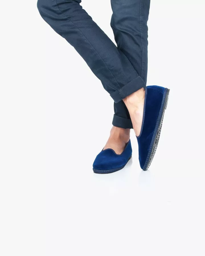 Navy blue velvet and trimming
Made by hand in Italy (Venice/Friuli)
