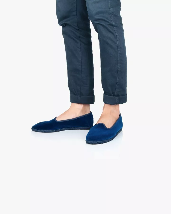Navy blue velvet and trimming
Made by hand in Italy (Venice/Friuli)
