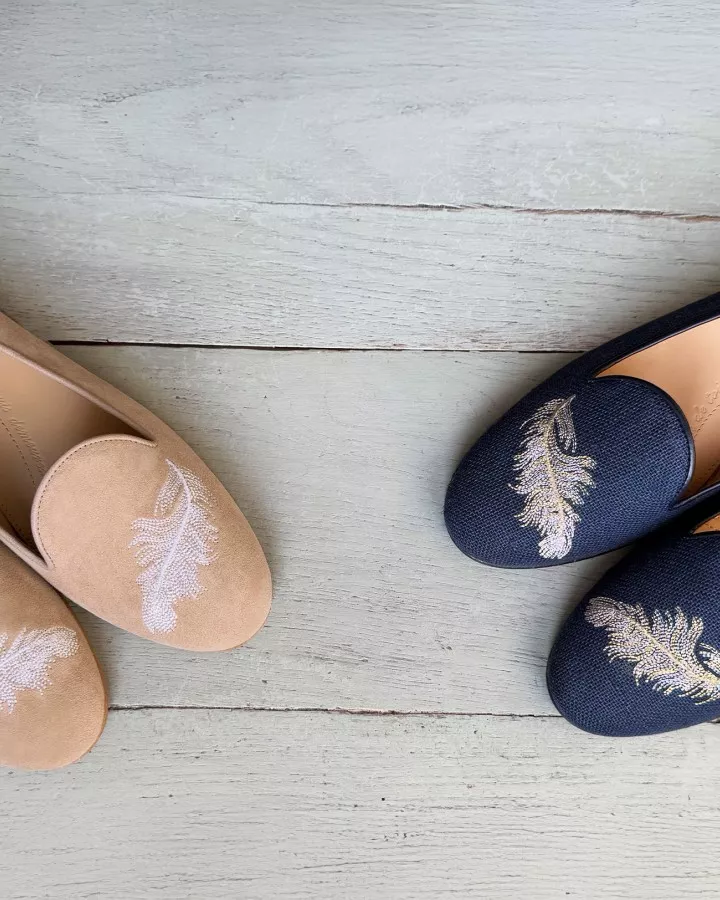 Camel suede slippers embroidered with a white & light silver feather