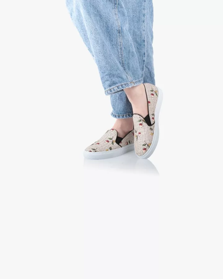 Cream White canvas slip-on with berry patterns